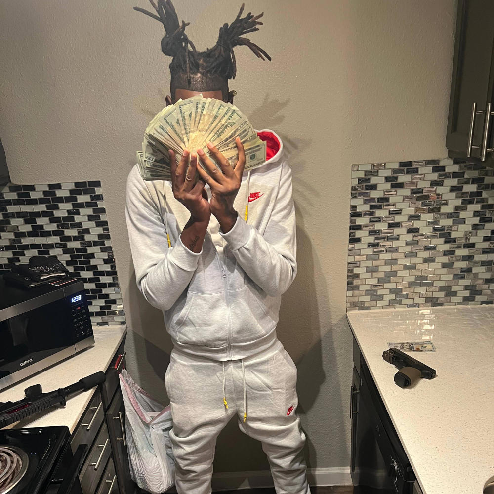 Bee keepers (feat. 1Tapppp) (Explicit)