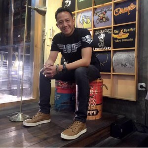Listen to TTNT song with lyrics from Hidayah Putra
