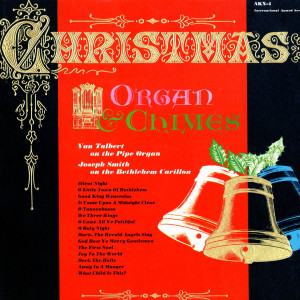 Dengarkan Oh Come All Ye Faithful/We Three Kings/Oh Holy Night/Hark! The Herald Angels Sing/Deck The Halls/God Rest Ye Merry Gentlemen/Joy To The World/Silent Night/What Child Is This/Away In A Manger/O Little Town of Bethlehem/Good King Wenceslas/It Came Upon A Mi (Explicit) lagu dari Country Joe dengan lirik