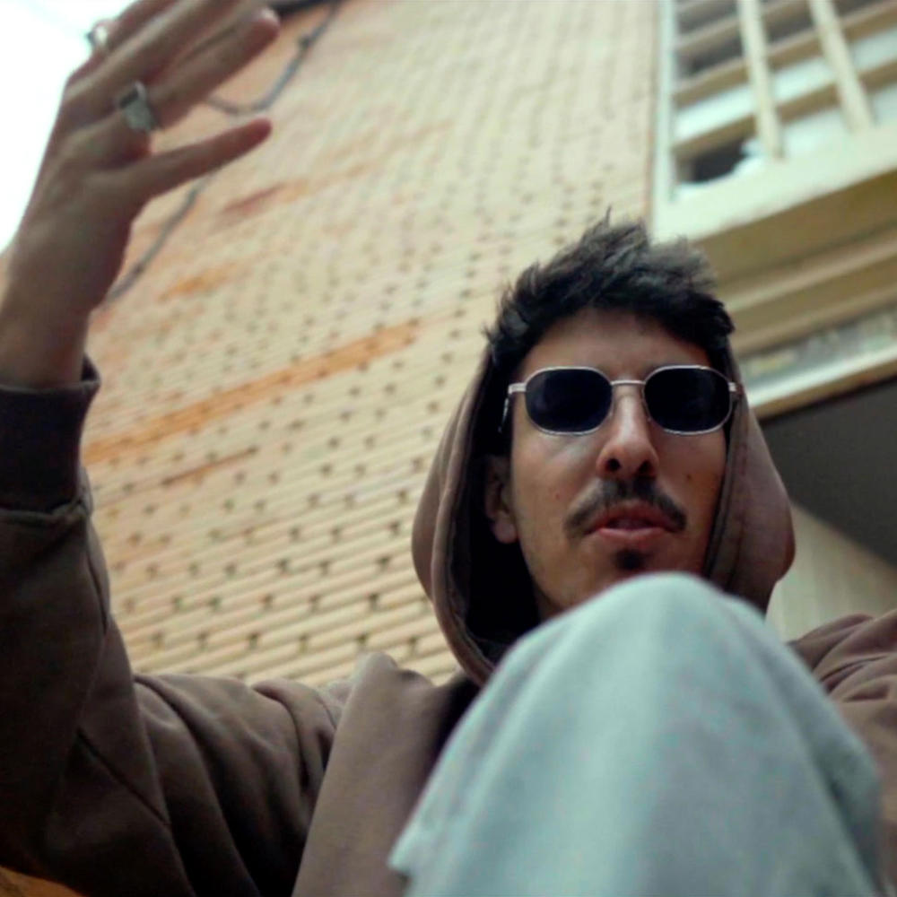 A bloque (Explicit)
