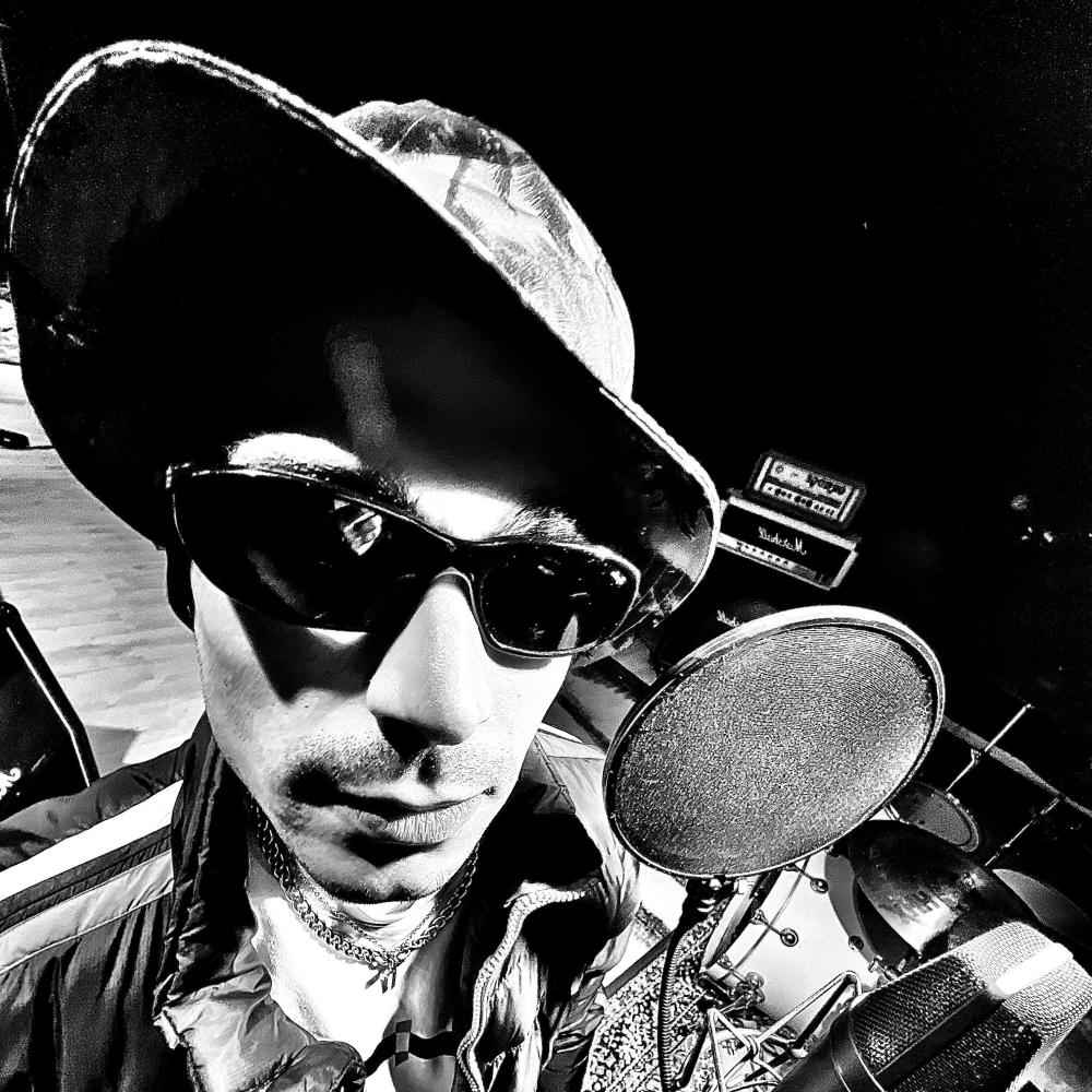 È Musica Non è Guerra (Explicit)