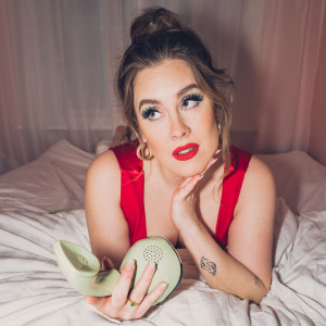 收聽Ane Finstad的Call Me (Explicit)歌詞歌曲