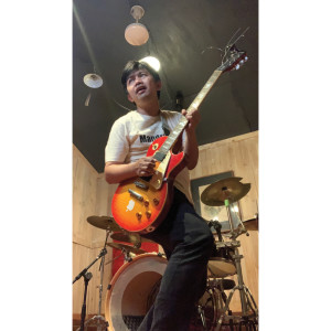 Dengarkan lagu Agent of Change nyanyian The Firo and Friends dengan lirik