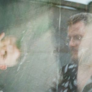 Dengarkan Slow Down lagu dari Drew Jodi dengan lirik
