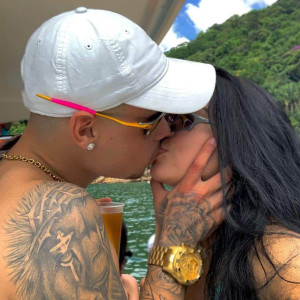 收听Mc Souza的Ela faz sedução com o boneco na Boca X Mente歌词歌曲