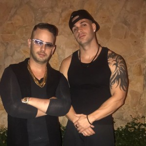 Dayron y Lande的专辑Loca (feat. Osmani Garcia)