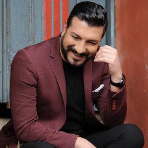 Dengarkan lagu Incinmişsin nyanyian Erdal Bağcı dengan lirik