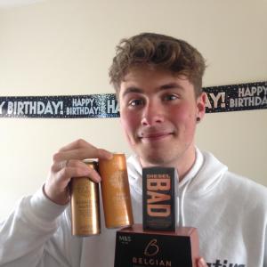 收聽Jayson White的BIRTHDAY歌詞歌曲