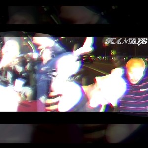 收聽NICO (니코)的HANDLE歌詞歌曲