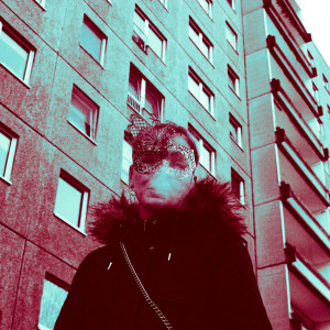 Dengarkan lagu Crew (Explicit) nyanyian Bettha12.3 dengan lirik