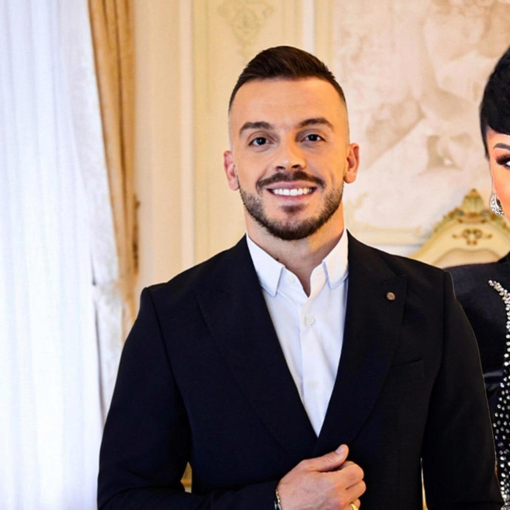 ME SHOQNI (feat. Mariola Kacani)