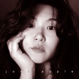 Dengarkan lagu 비밀은 없어요 (Inst.) nyanyian joni apple dengan lirik