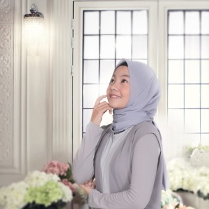 Dengarkan lagu Seumpomo Nangis Bareng nyanyian Jovita Aurel dengan lirik