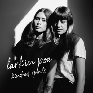 ดาวน์โหลดและฟังเพลง Nights In White Satin พร้อมเนื้อเพลงจาก Larkin Poe