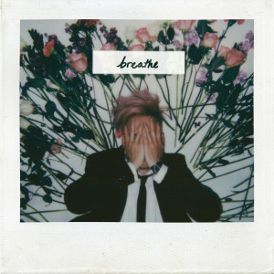 ดาวน์โหลดและฟังเพลง Breathe พร้อมเนื้อเพลงจาก neverwaves