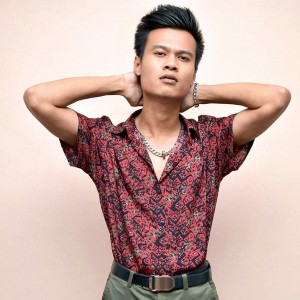 Listen to รู้ดีเธอมั่นใจ song with lyrics from NUENG TOMORROW