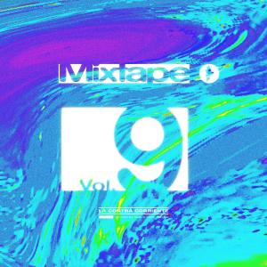 Dengarkan lagu SOLO QUERIA DECIRTELO (Explicit) nyanyian LA CONTRA CORRIENTE dengan lirik