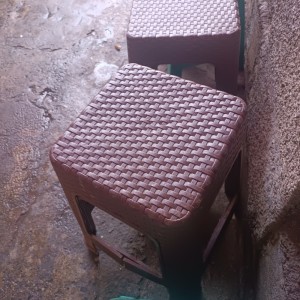 ดาวน์โหลดและฟังเพลง Mungkin tahun depan พร้อมเนื้อเพลงจาก Mahmud