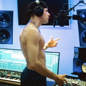 default playlist img