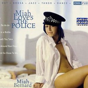 ดาวน์โหลดและฟังเพลง De Do Do Do De Da Da Da พร้อมเนื้อเพลงจาก Miah Bernard