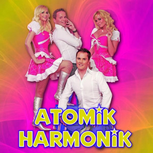 ดาวน์โหลดและฟังเพลง Lilly พร้อมเนื้อเพลงจาก Atomik Harmonik