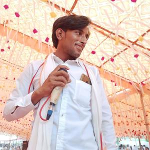 收聽Meenawati King的Medam Dil Su Lachmi Puj Diwali Kai Rojinai Aave R (feat. Raju Koliwada)歌詞歌曲