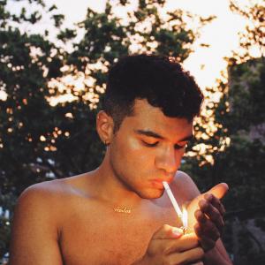 收聽Carlos Carrillo的Love To Go歌詞歌曲
