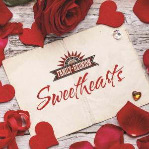 收聽Larry Gatlin的When She Holds Me (Sweethearts)歌詞歌曲