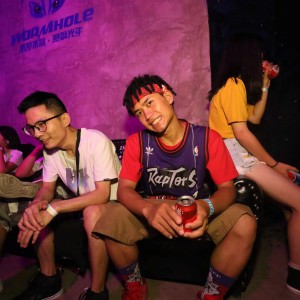 Dengarkan lagu 后羿与嫦娥 nyanyian Group Star dengan lirik