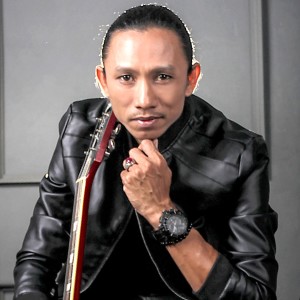 Dengarkan Setan Kawak lagu dari Suka Wijaya dengan lirik