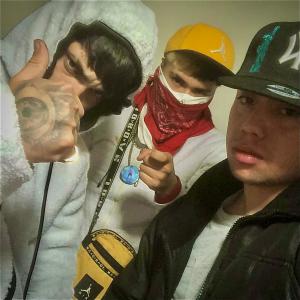 收聽Adriiel Alexiis的LLEGA AL PARTY (feat. SEA 2BLE M & ARANZY)歌詞歌曲