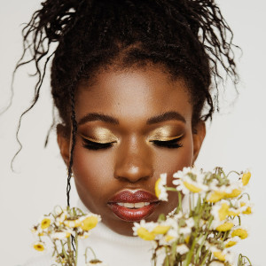 Listen to Killing Me Softly song with lyrics from Chiny Logan