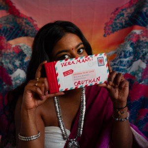 收聽Aruyah Shan的Vera Maari Oruthan歌詞歌曲