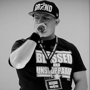 收聽Billy Alsbrooks的Champion歌詞歌曲