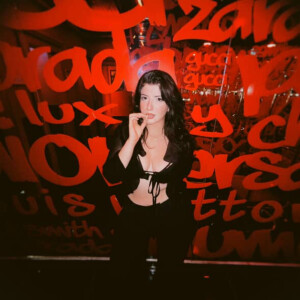 Listen to Keşke istesende sevemezsin uzun (Explicit) song with lyrics from Metukan