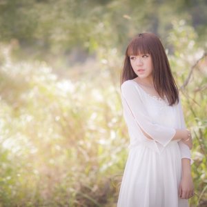 Dengarkan lagu Chong Tou Kai Shi nyanyian 欣蒨 dengan lirik