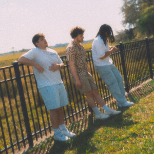 UNDERGROUND RETREATS的專輯IDK (Explicit)