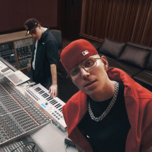 default playlist img