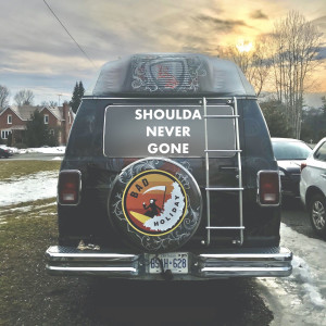 Bad Holiday的专辑Shoulda Never Gone (Explicit)