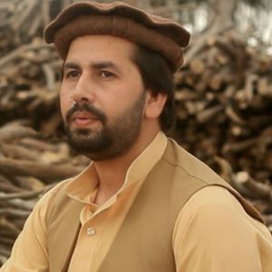 Listen to Khalaq Ba Zama Janaze Ao Sta Dolay La Razi song with lyrics from Dr Ikram