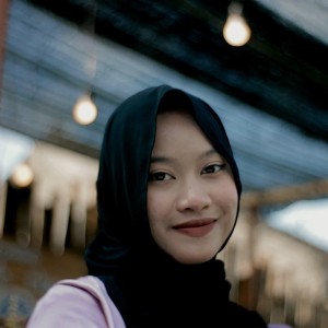 Dengarkan lagu Kelangsotan nyanyian Soul Realhome dengan lirik