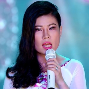 ดาวน์โหลดและฟังเพลง Hương Thầm Tân Cổ พร้อมเนื้อเพลงจาก Khưu Thúy