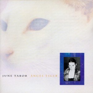 ดาวน์โหลดและฟังเพลง Let No Man Steal Your Thyme พร้อมเนื้อเพลงจาก June Tabor