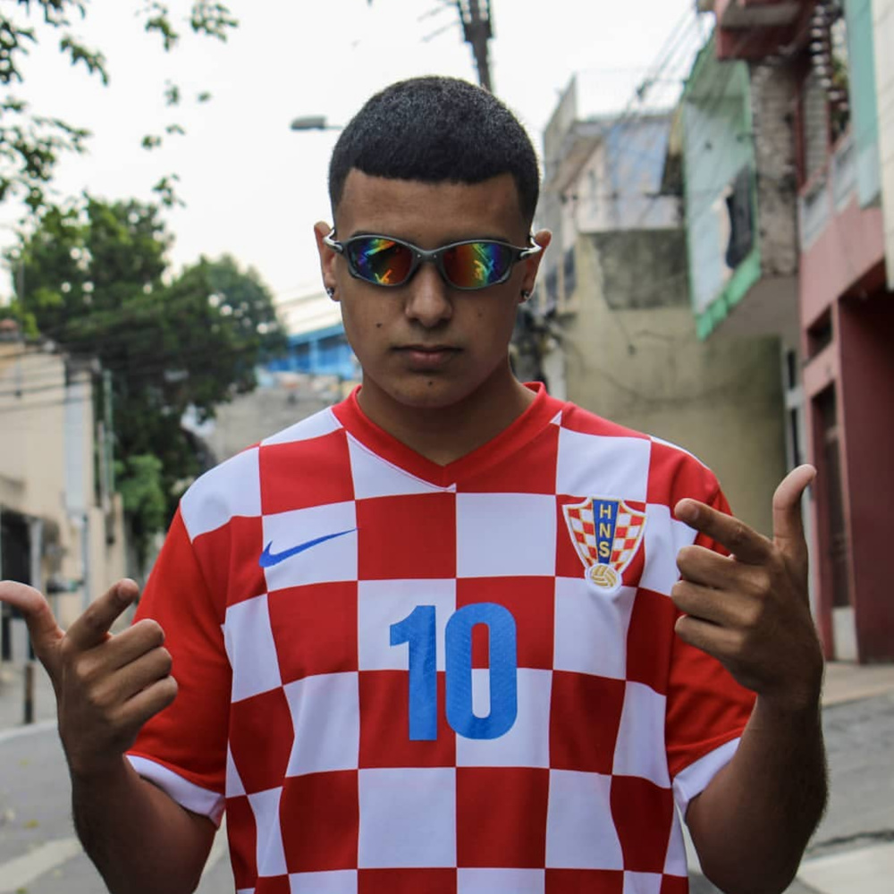 Eu Vou Botando Tudo Dentro
