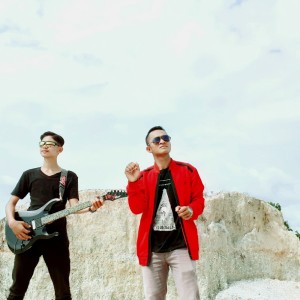 Listen to Lepas Semua song with lyrics from ZIAS BAND