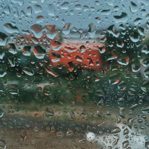 Dengarkan lagu Raindrop Sonata nyanyian Carmen Hale dengan lirik