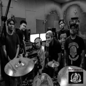 Dengarkan lagu Depressed nyanyian Ossified dengan lirik