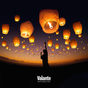 ดาวน์โหลดและฟังเพลง Heilagleiki พร้อมเนื้อเพลงจาก Valante