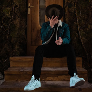 收听Rendy Anggara的เฉลิมพลวอนแฟน歌词歌曲