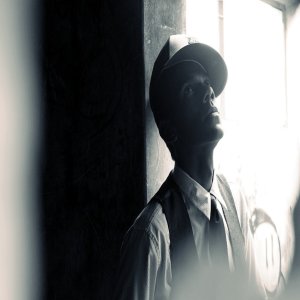 ดาวน์โหลดและฟังเพลง Ilusões พร้อมเนื้อเพลงจาก Lucas Hd